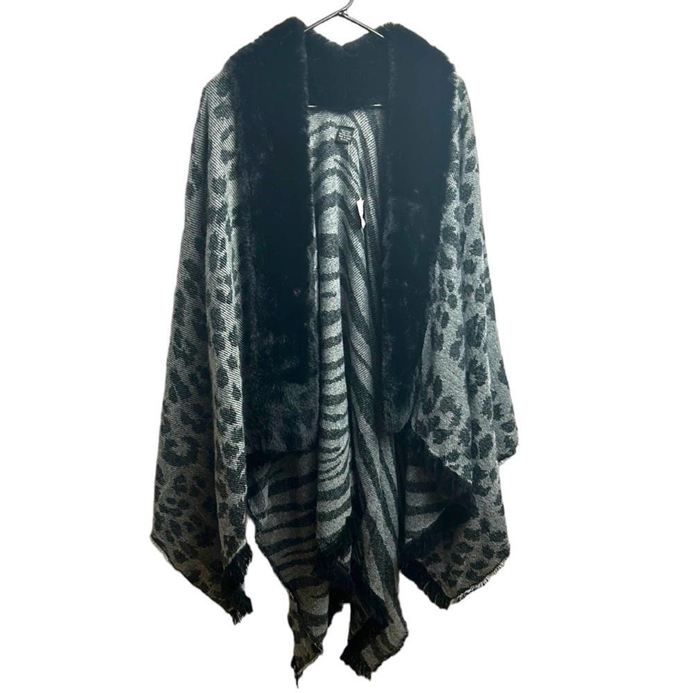 FAUX Fur Trim Open Front Vintage\Retro Inspired Pancho Cape Soft Warm One Size